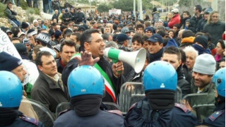 Protesta contro il CPA, gli immigrati si uniscono.